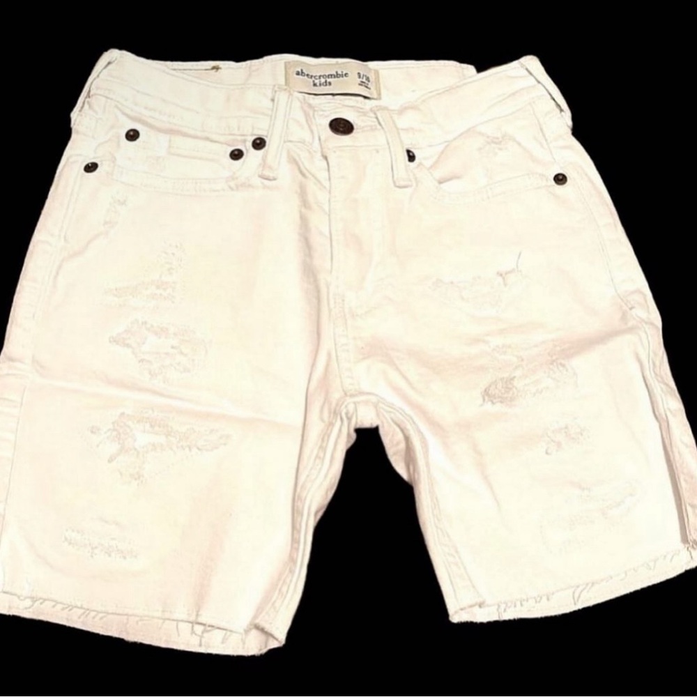 New! Boys white Abercrombie Jean distressed shorts